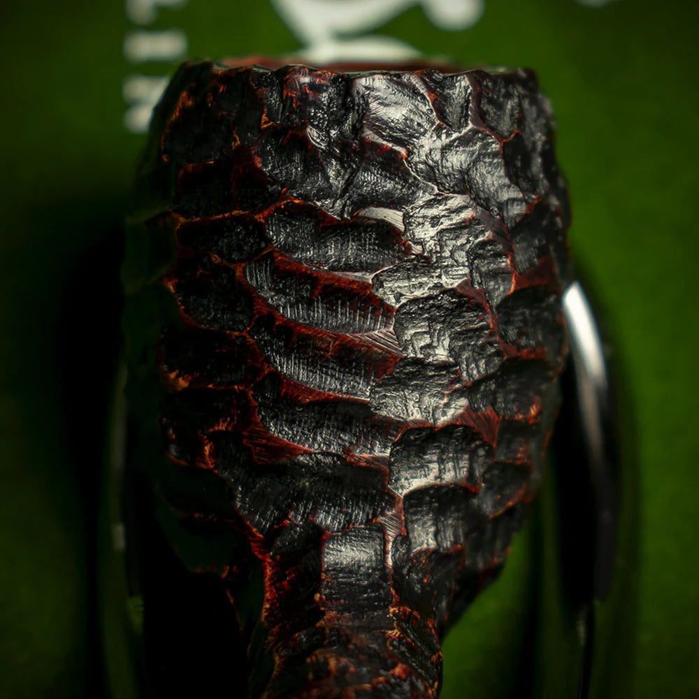 Peterson of Dublin Tavern Pipe - Belge Rusticated Fishtail