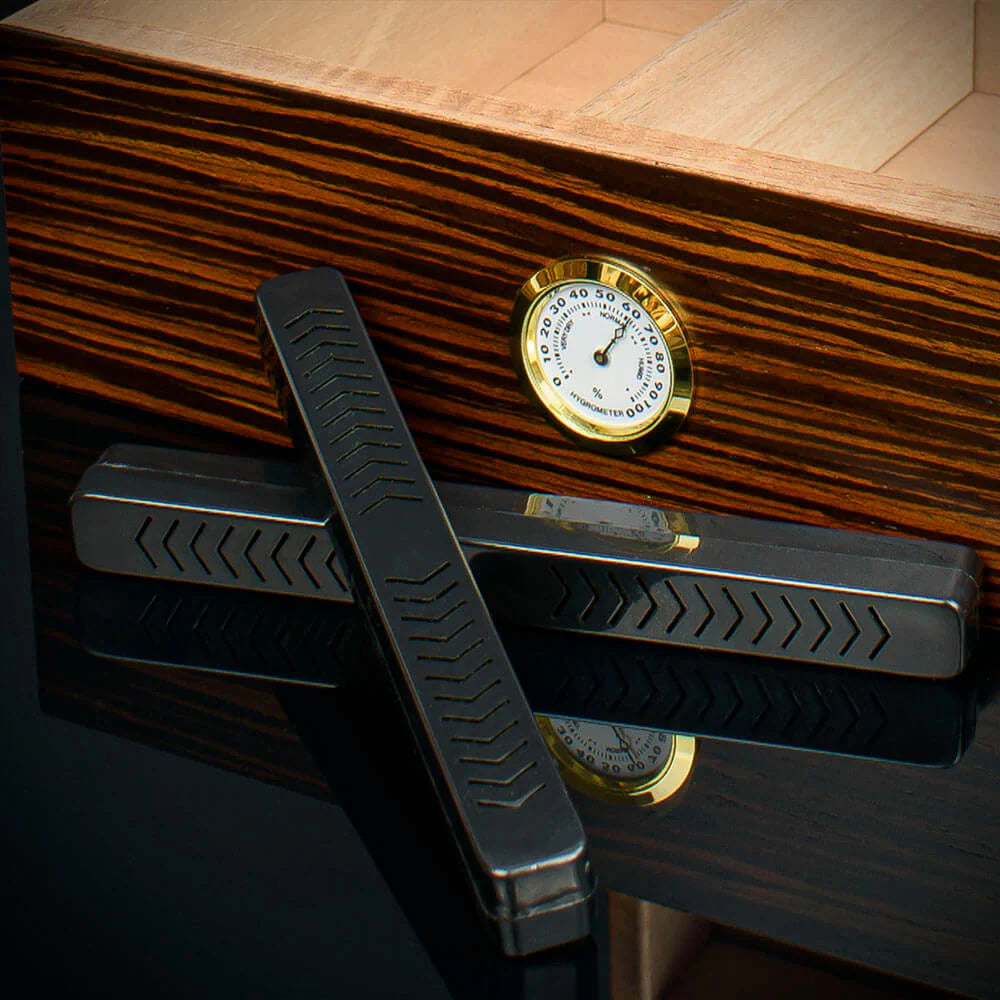 Cigar Humidor Glass Top Ebony Veneer HU21 - 25 Cigar Capacity