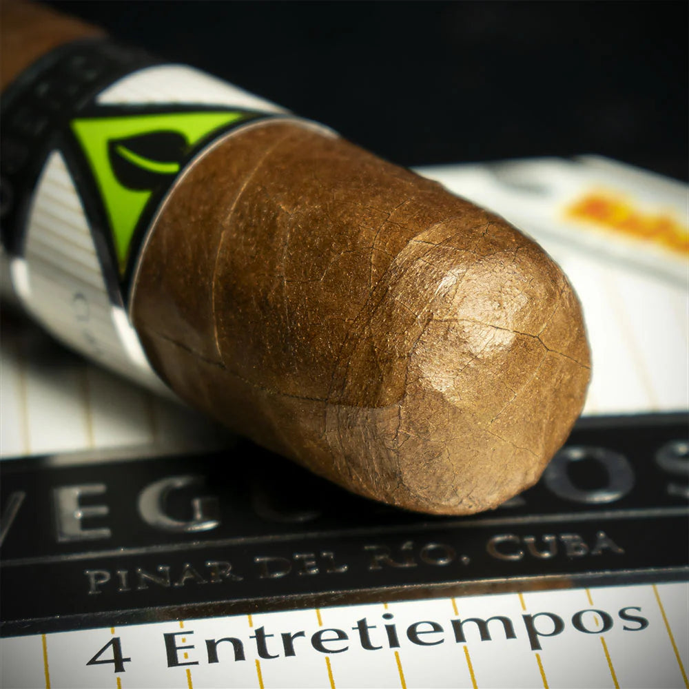 Vegueros Entretiempos Cuban Cigar - Single