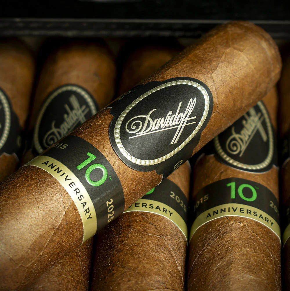 Davidoff Escurio 10th Anniversary Limited Edition Gran Toro Cigar - Single
