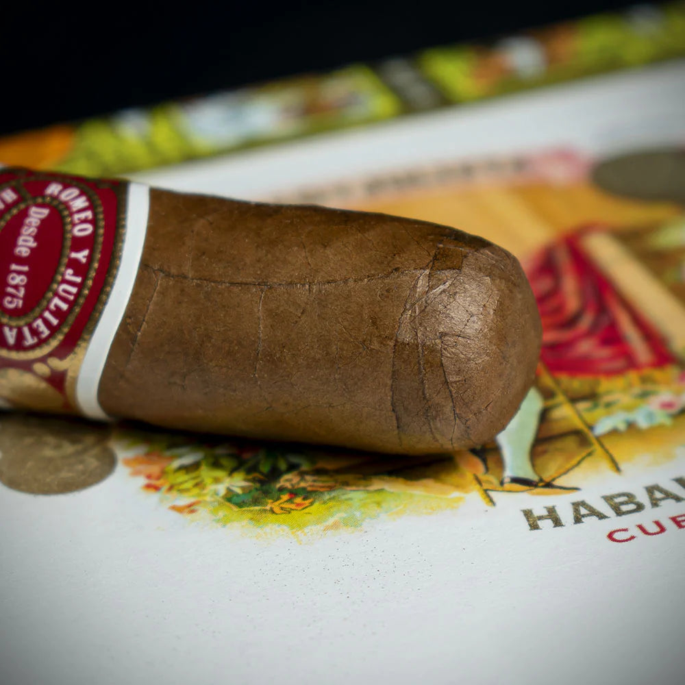 Romeo y Julieta Petit Coronas Cuban Cigar - Single